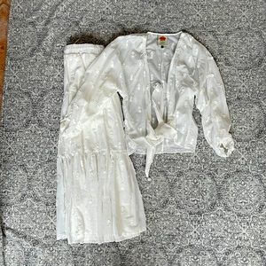 Farm Rio White 3-D Pineapple tiered maxi skirt & top. Med Skirt & XS top